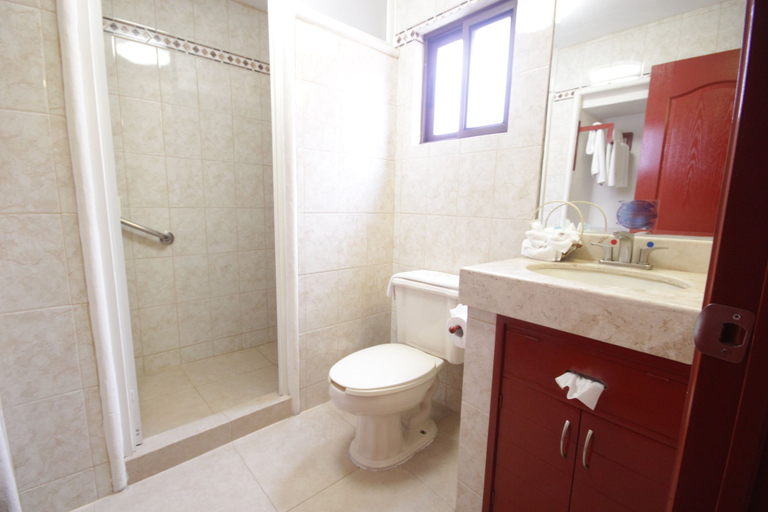 Bathroom 4, Hotel Santa Regina, Guanajuato
