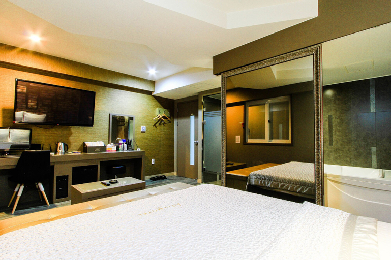 Bedroom 6