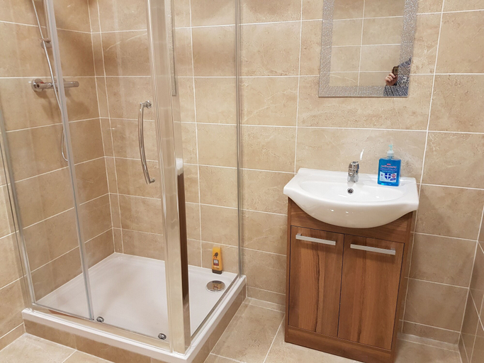 Bathroom 3, GRANT ROOMS, Derry and Strabane
