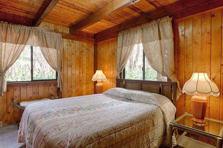 Bedroom 2, Lava Lodge at Hale Kilauea, Hawaii