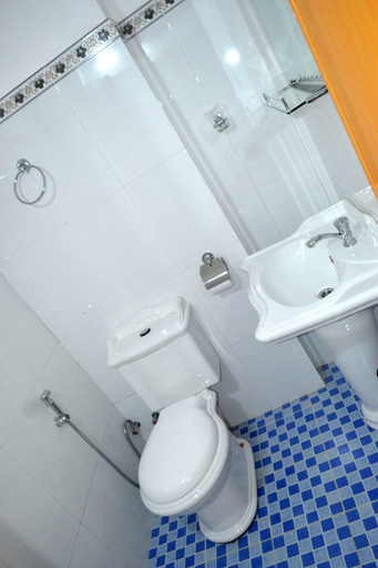 Bathroom 4, Grand Adam's peak, Ambagamuwa