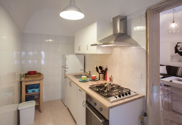 Private kitchen 2, Palazzo Giove', Bari