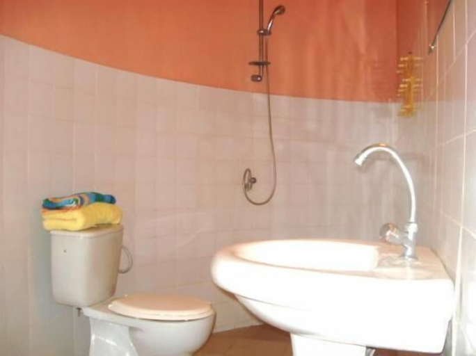 Bathroom 3, Hotel Toolbi, Rufisque