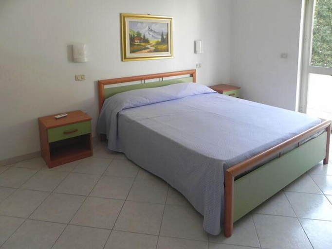 Bedroom 3, Hotel Eden, Salerno