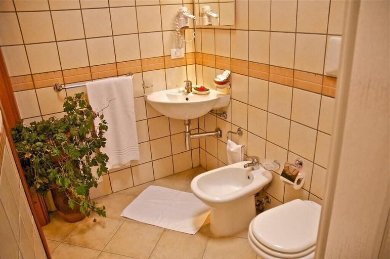 Bathroom 4, Villa Conca Marco, Lecce