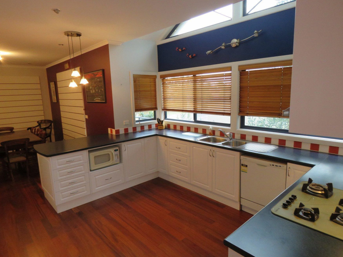 Others 5, Central Holiday House at 29 Church in Cowes, Bass Coast - Phillip Is.