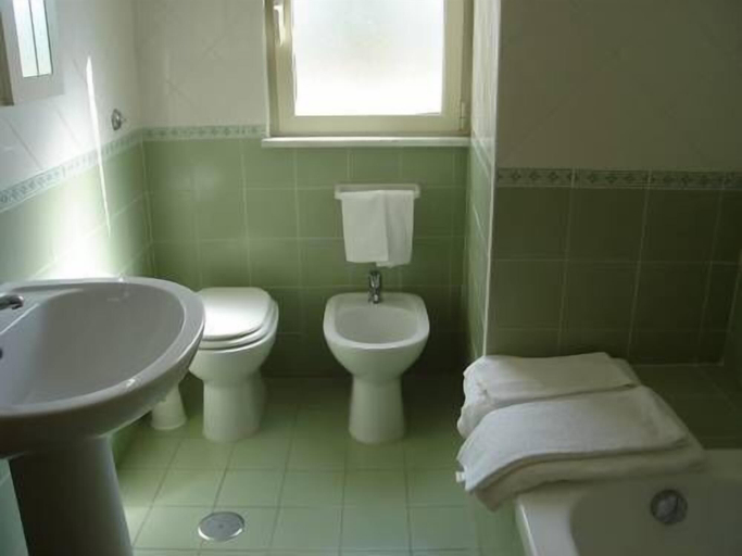 Bathroom, Hotel Eden, Salerno