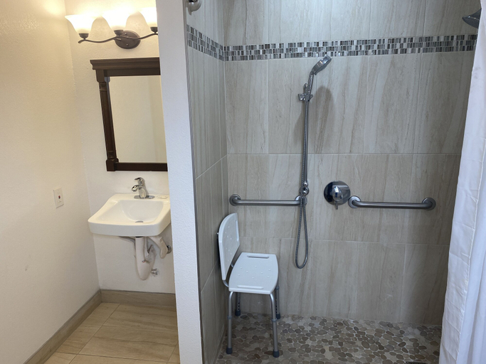 Bathroom 4, Sun Valley Inn, Contra Costa