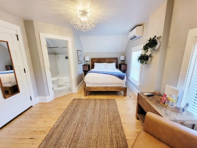 Bedroom 2, Historic GG Barnum Mansion by Heirloom Boutique Collection, Saint Louis
