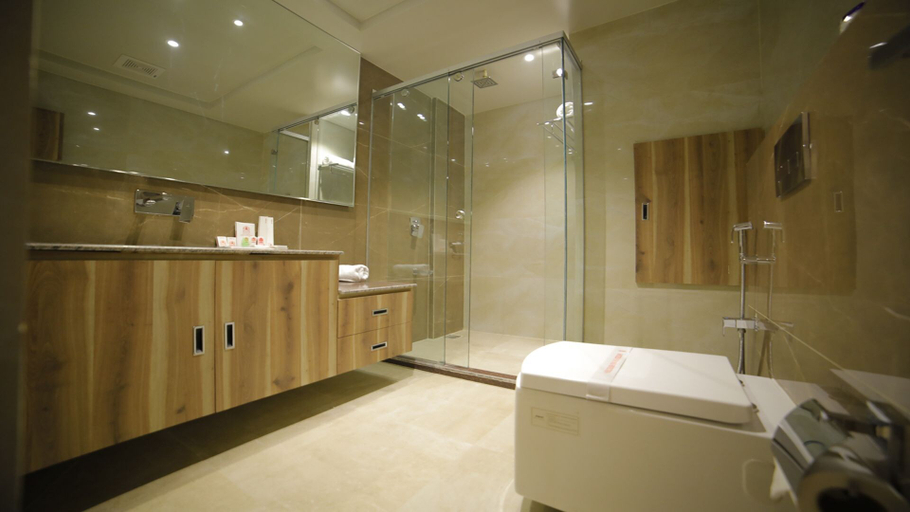 Bathroom 4, Dhamma Grand Hotel Resort, Gaya