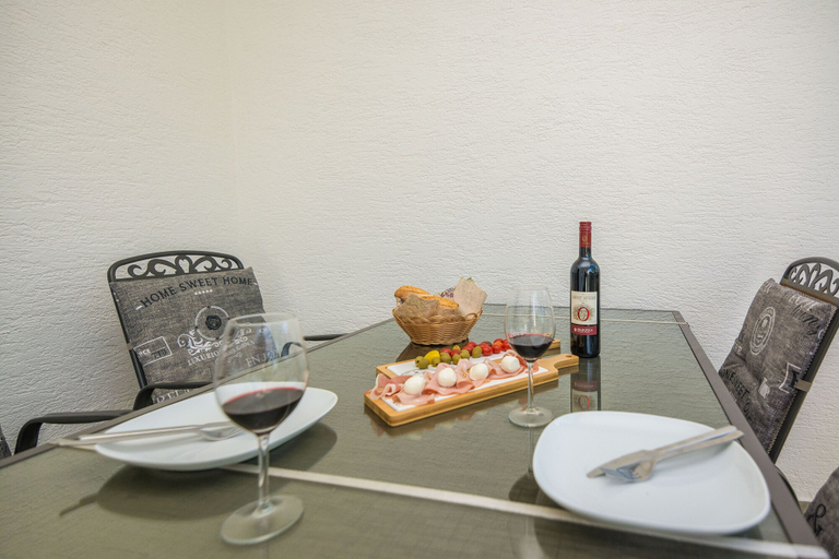 Food & Drinks 4, Apartments Napros, Privlaka