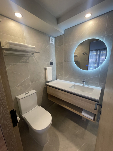 Bathroom 4, ONE MANQUEHUE, Cordillera