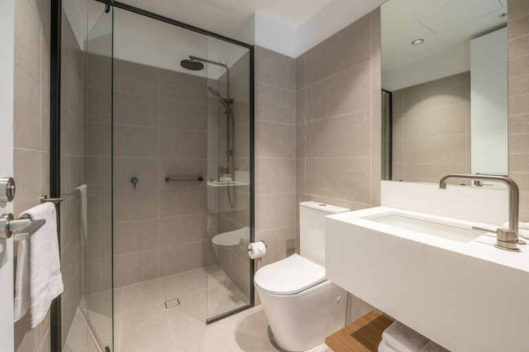 Bathroom 4, Nesuto Docklands Apartment Hotel, Melbourne