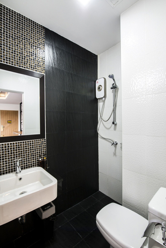 Bathroom 4, The Circle Hotel, Muang Buri Ram