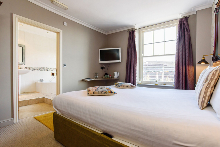 Bedroom 4, Jolyon's Boutique Hotel, Cardiff