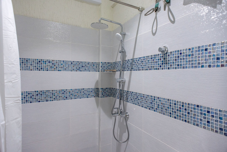 Bathroom 4, The Ritzz Exclusive Guest House, Accra