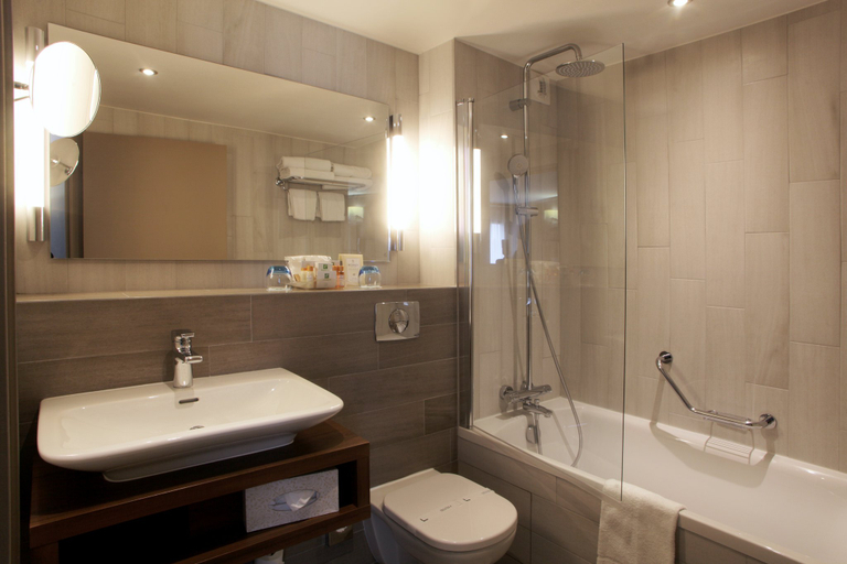 Bathroom 5, Holiday Inn PARIS - MONTMARTRE by IHG, Paris