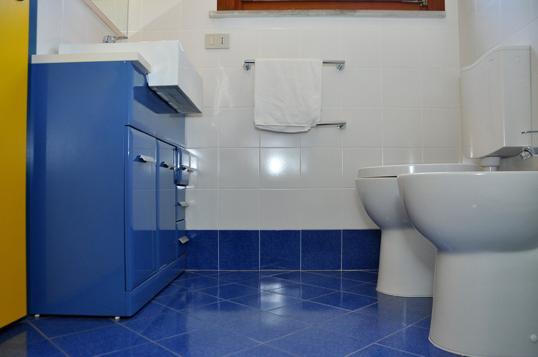 Bathroom 3, Condominio Tucano, Venezia