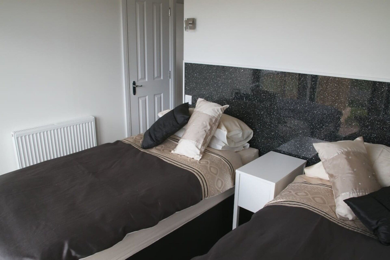 Bedroom 3, Moonzie Eco Lodge, Fife