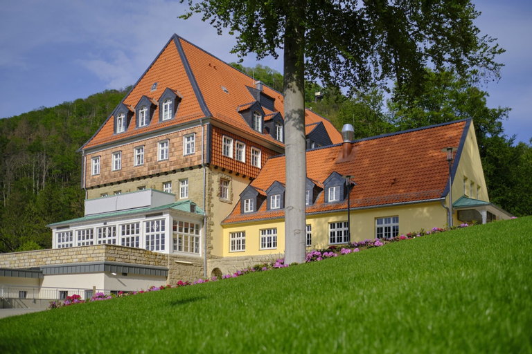 Exterior 3