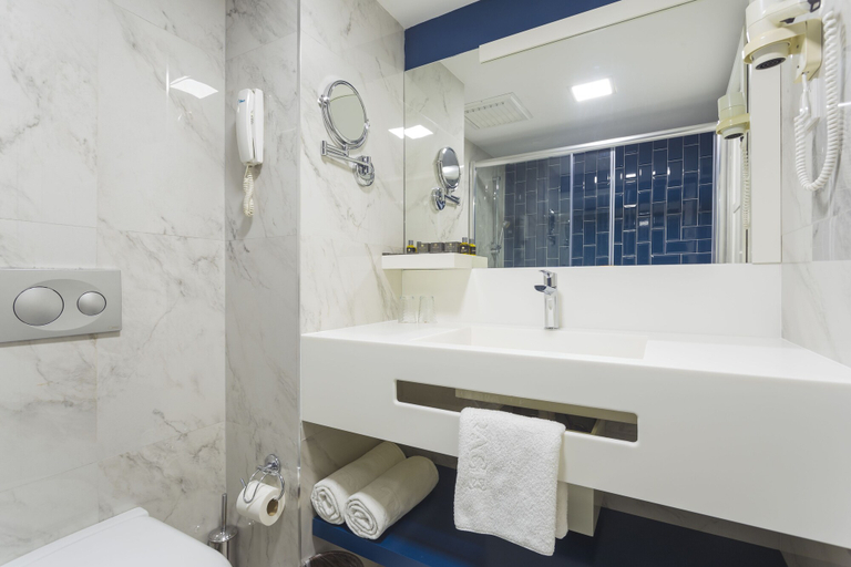 Bathroom, Terrace Beach Resort - All Inclusive, Manavgat