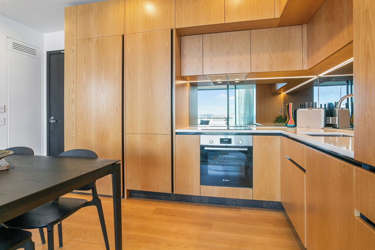 Others 5, Beautiful and bold 1 bed retreat, Waitakere