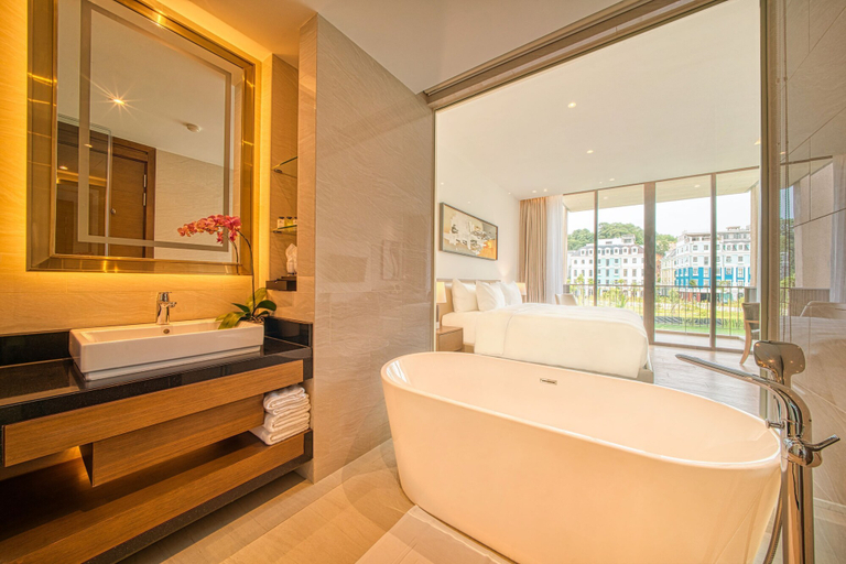 Bathroom 5, Oakwood Ha Long, Hạ Long
