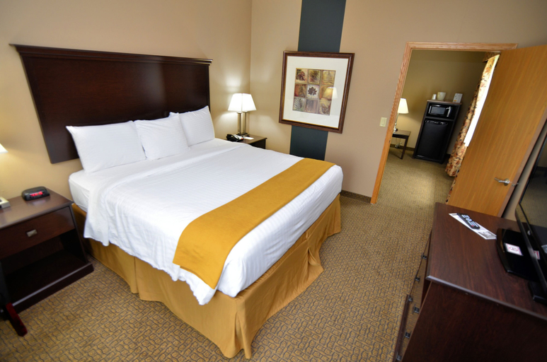 Bedroom 3, Cobblestone Inn and Suites - Lake View, Sac