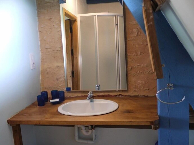 Bathroom 3, Maison Linol, Dordogne