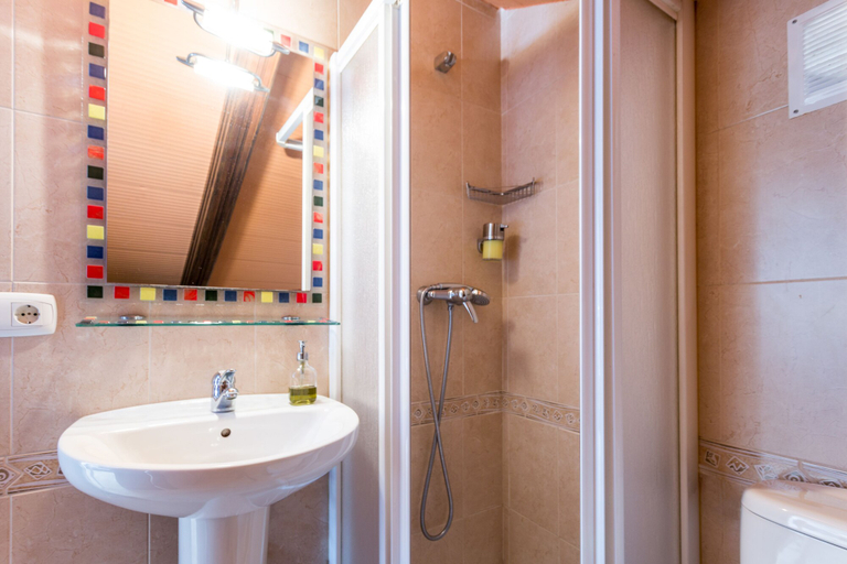Bathroom 4, La Buhardilla de la Judería, Córdoba