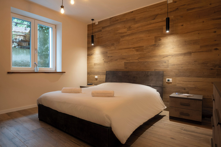 Bedroom 2, SnowLake Suite & Apartments, Belluno