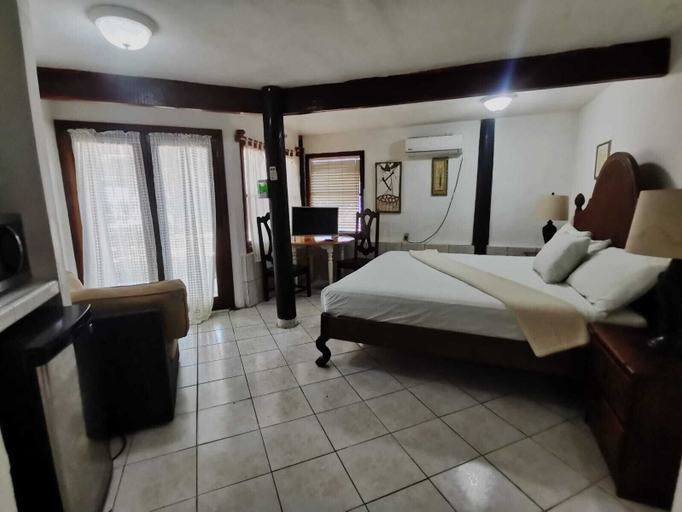 Bedroom 4, Foster's West Bay Resort, Roatán