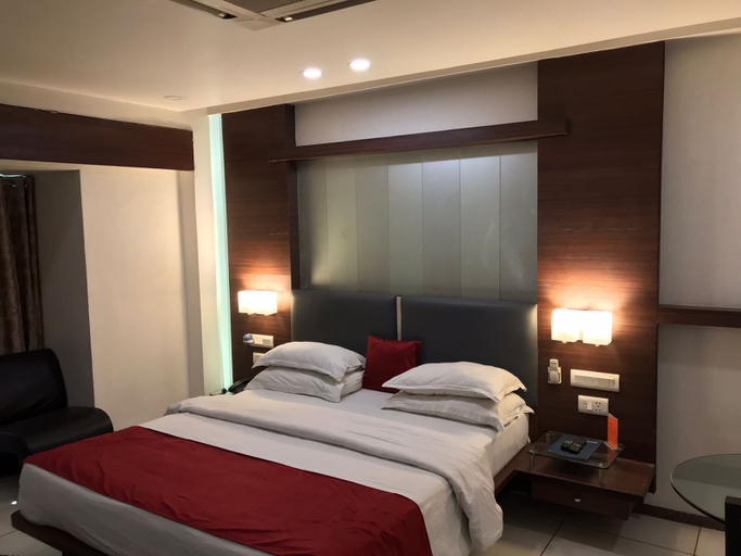 Bedroom 2, Pearl Hotel & Banquets, Ahmadabad