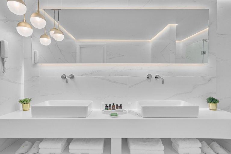 Bathroom 5, Grand Hotel Palace, Central Macedonia