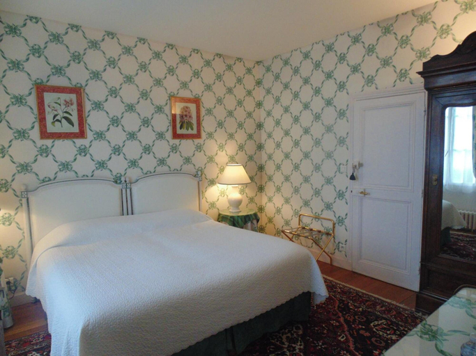 Bedroom 2, Le Clos Saint Nicolas, Yvelines