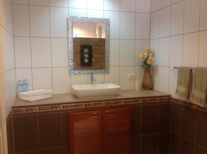 Bathroom 4, Baansiesom Private Pool Villa, K. Sam Roi Yot