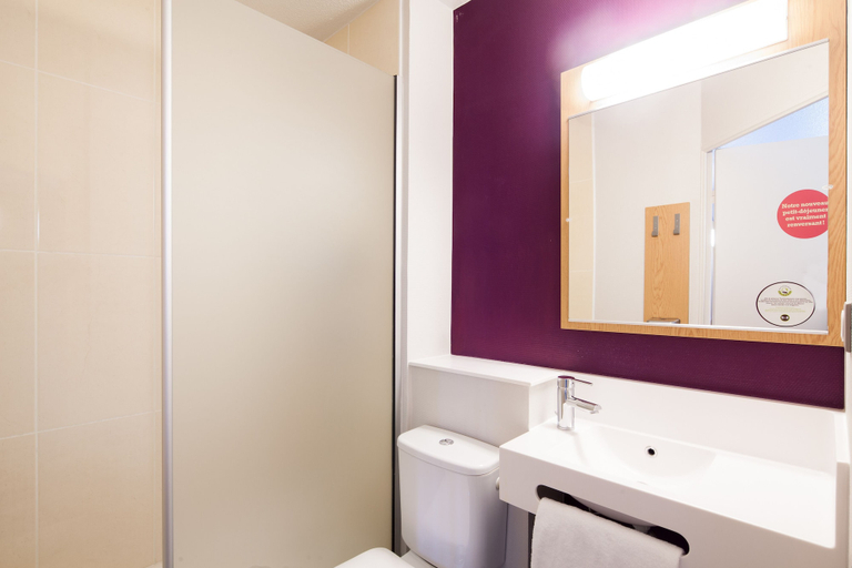 Bathroom 5, B&B HOTEL Paris Est Bondy, Seine-Saint-Denis