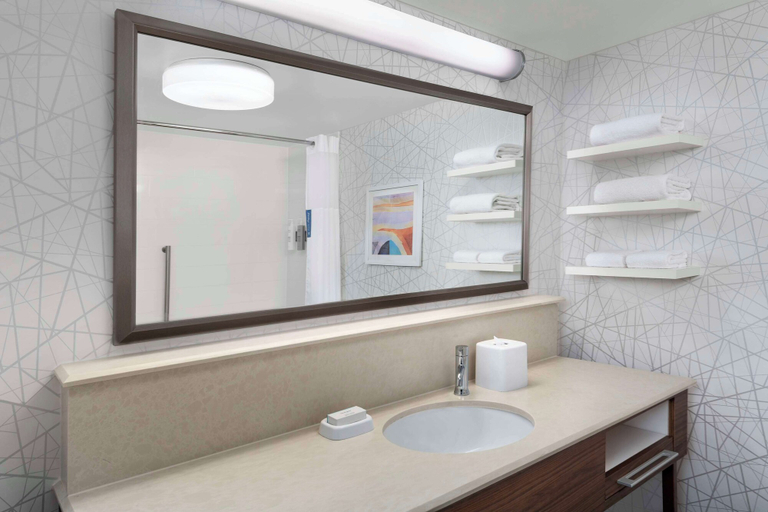 Bathroom 4, Hampton Inn & Suites Lake Mary At Colonial Townpark, Seminole