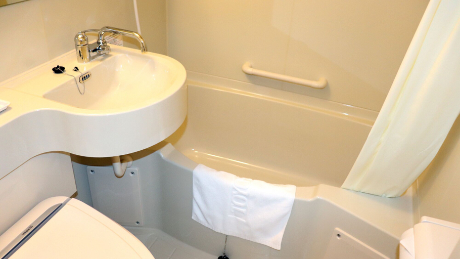 Bathroom 4, Toyoko Inn Kitakyushu Kuko, Kanda