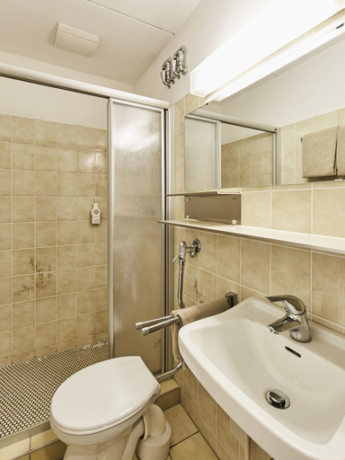 Bathroom 5, Hotel Imperial, München