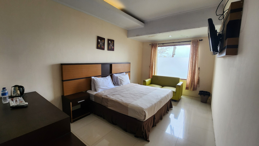 Bedroom 13
