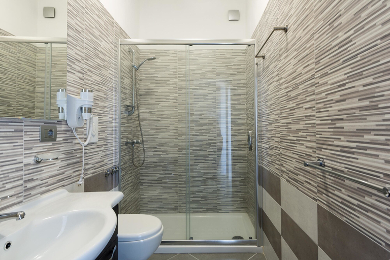 Bathroom 2, Villa Giò, Lecce