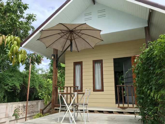Exterior 1