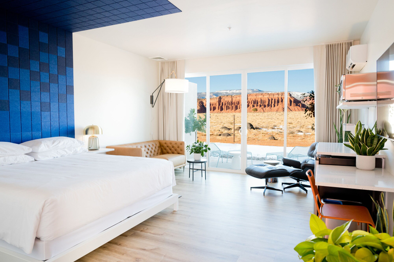 Bedroom 3, Skyview Hotel, Wayne