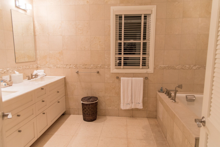 Bathroom 4, Villa Hall