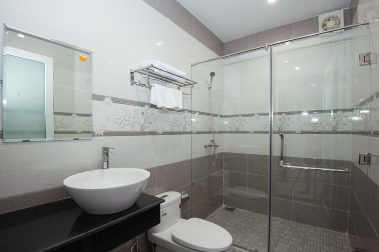 Bathroom 3, An Bang Golden Beach Villa, Da Nang