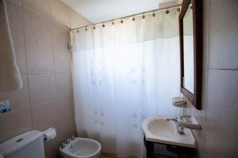 Bathroom 4, Glaciares De La Patagonia, Lago Argentino