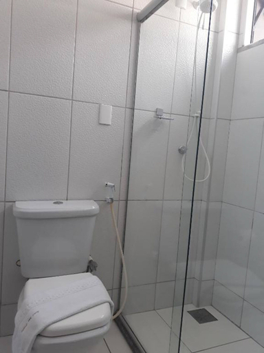 Bathroom 2, San Phillip Flat Hotel, Fortaleza
