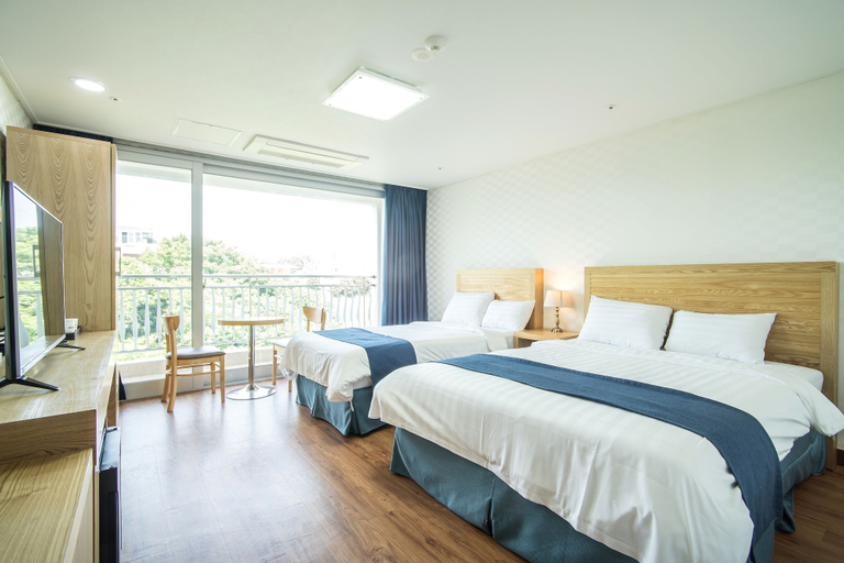 Bedroom 3, Breeze Bay Hotel, Seogwipo