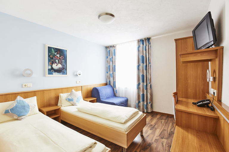 Bedroom 2, Hotel Imperial, München